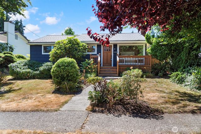 6831 37th Avenue NE, Seattle, WA 98115