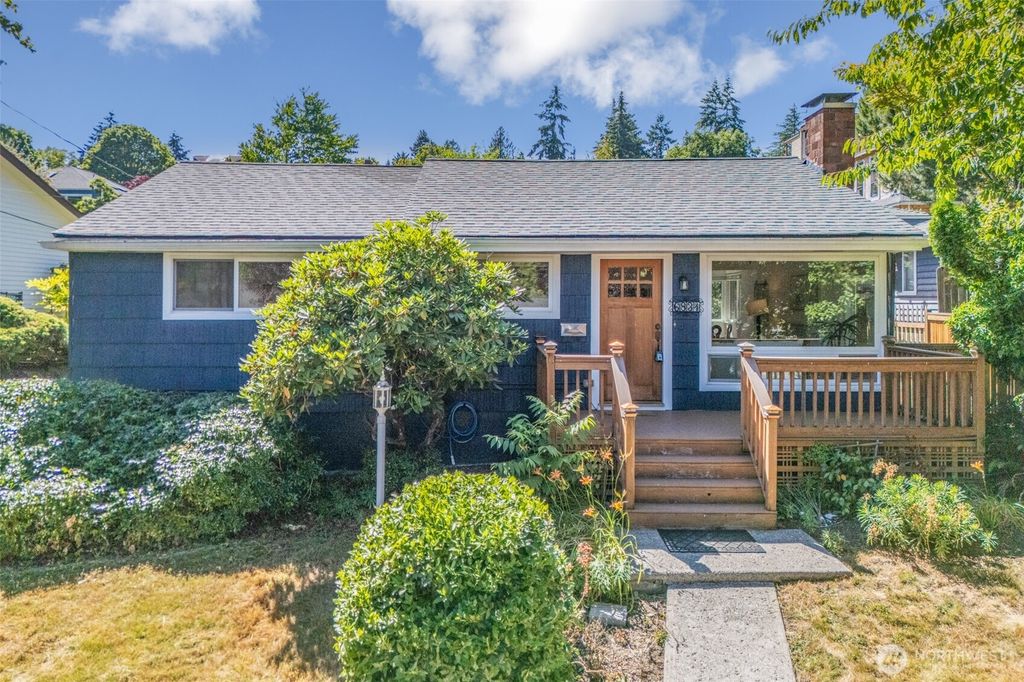 6831 37th Avenue NE, Seattle, WA 98115