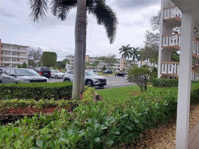 1076 Cornwall D 1076, Boca Raton, FL 33434