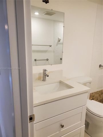 1076 Cornwall D 1076, Boca Raton, FL 33434