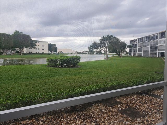 1076 Cornwall D 1076, Boca Raton, FL 33434