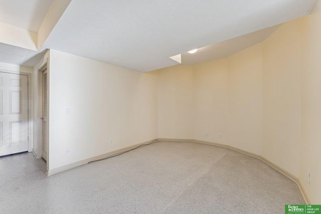 701 Fenwick Street, Papillion, NE 68046