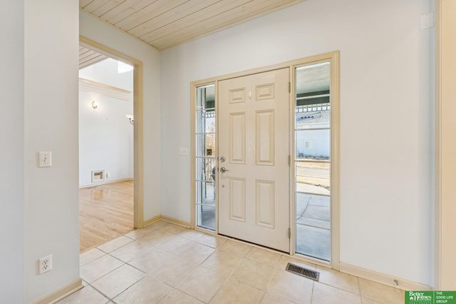 701 Fenwick Street, Papillion, NE 68046