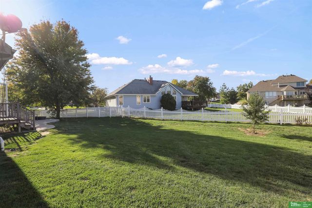 701 Fenwick Street, Papillion, NE 68046