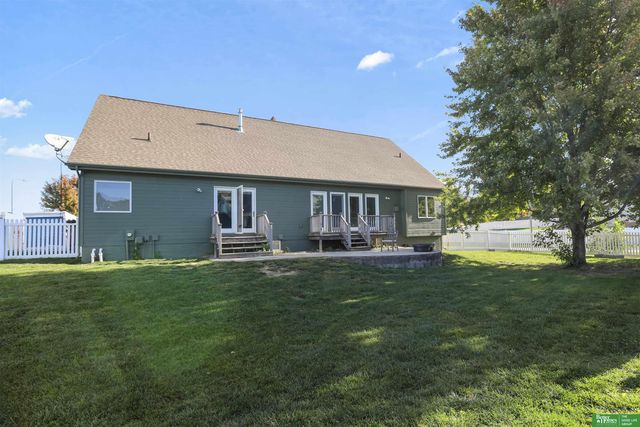 701 Fenwick Street, Papillion, NE 68046