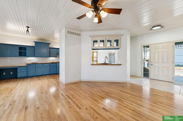 701 Fenwick Street, Papillion, NE 68046