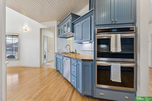 701 Fenwick Street, Papillion, NE 68046