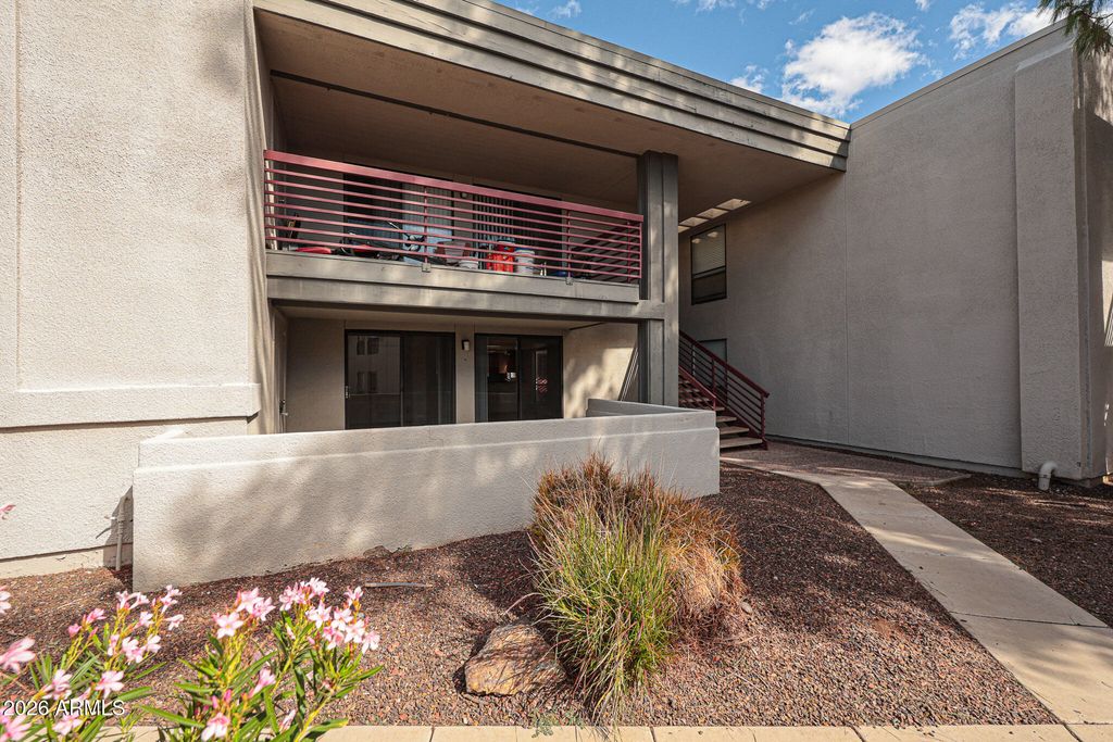 3420 W DANBURY Drive C121, Phoenix, AZ 85053 — exterior