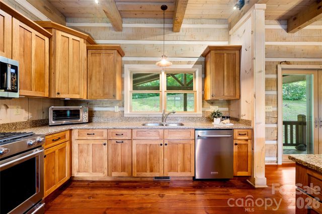 170 Cradling Cove, Waynesville, NC 28785