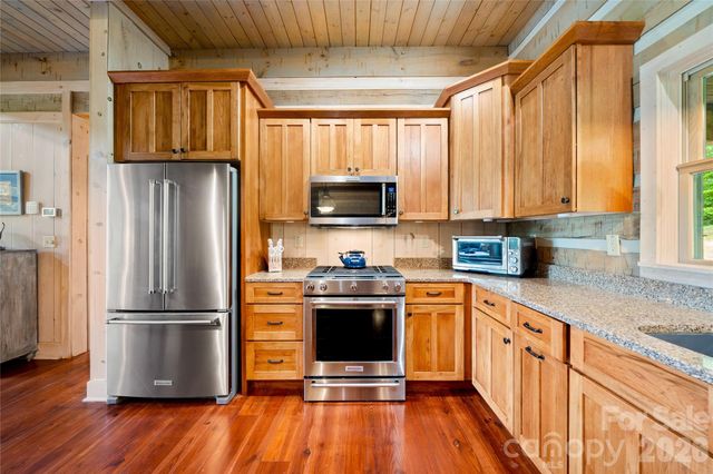 170 Cradling Cove, Waynesville, NC 28785