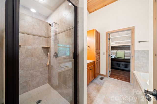 170 Cradling Cove, Waynesville, NC 28785