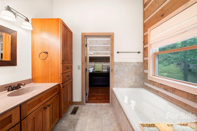 170 Cradling Cove, Waynesville, NC 28785
