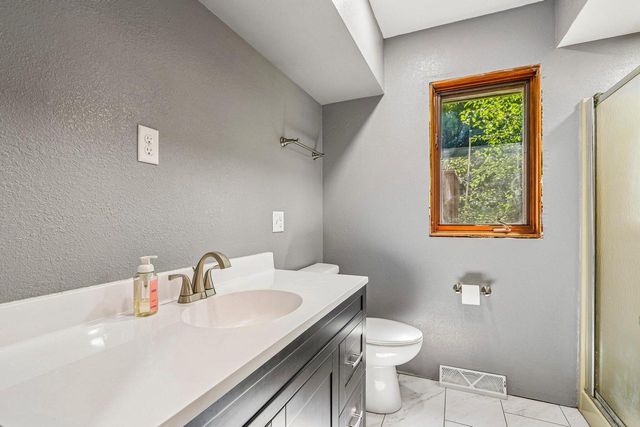 7586 Francis COURT E, Franklin, WI 53132