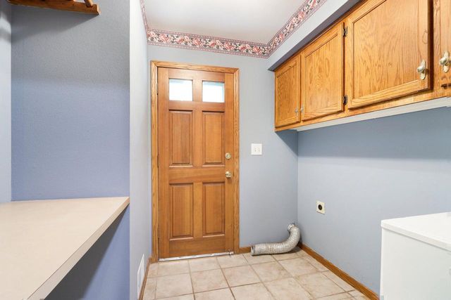 7586 Francis COURT E, Franklin, WI 53132