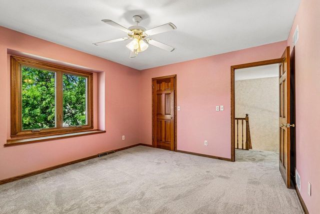 7586 Francis COURT E, Franklin, WI 53132