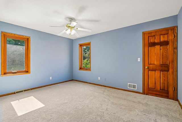7586 Francis COURT E, Franklin, WI 53132