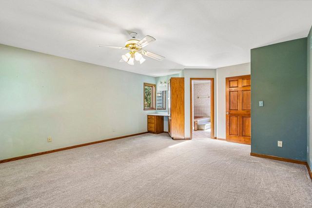 7586 Francis COURT E, Franklin, WI 53132