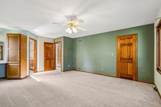 7586 Francis COURT E, Franklin, WI 53132