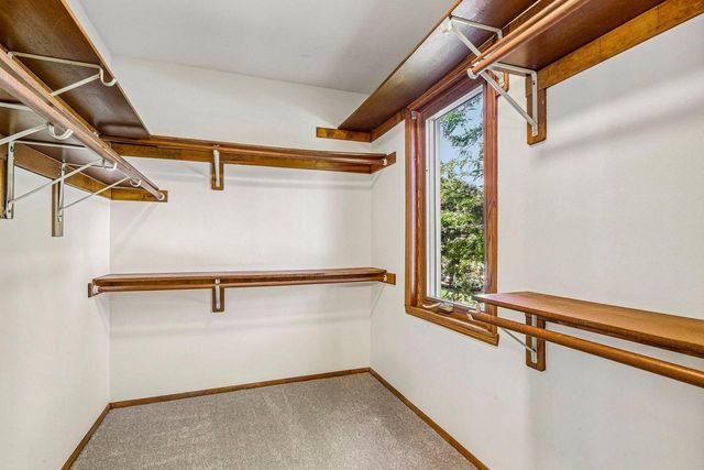 7586 Francis COURT E, Franklin, WI 53132