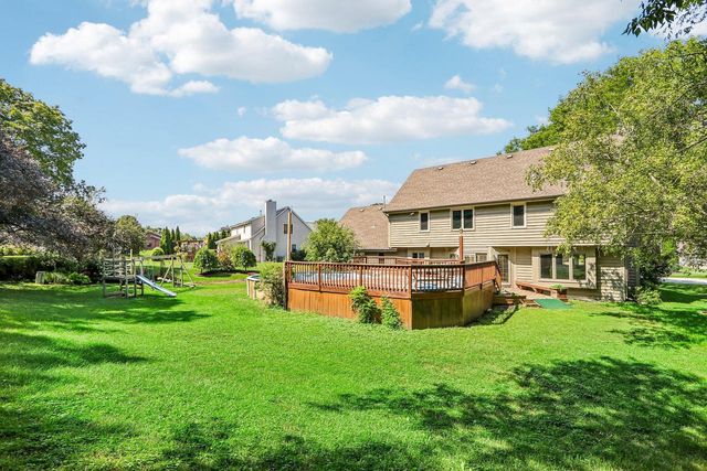 7586 Francis COURT E, Franklin, WI 53132