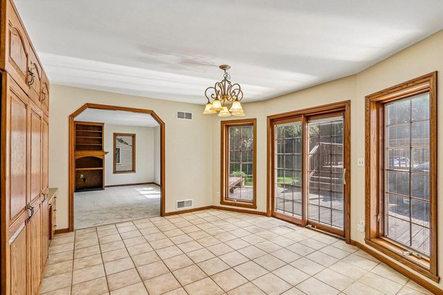 7586 Francis COURT E, Franklin, WI 53132