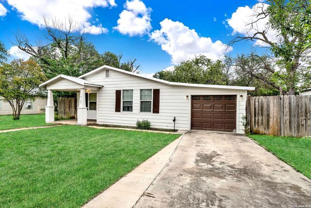 1607 14TH ST, Hondo, TX 78861