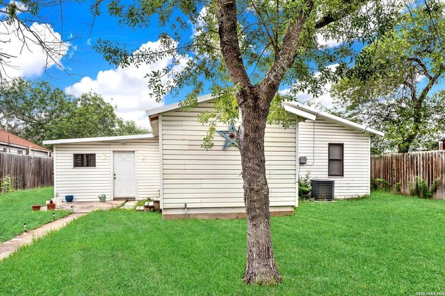 1607 14TH ST, Hondo, TX 78861