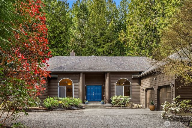 8387 NE Sumanee Place, Bainbridge Island, WA 98110