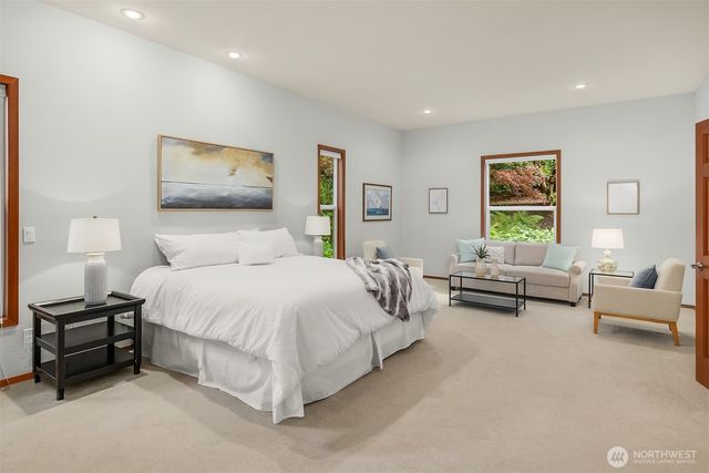 8387 NE Sumanee Place, Bainbridge Island, WA 98110