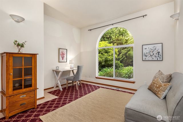 8387 NE Sumanee Place, Bainbridge Island, WA 98110