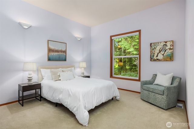 8387 NE Sumanee Place, Bainbridge Island, WA 98110