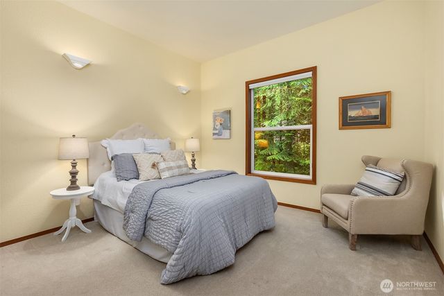 8387 NE Sumanee Place, Bainbridge Island, WA 98110