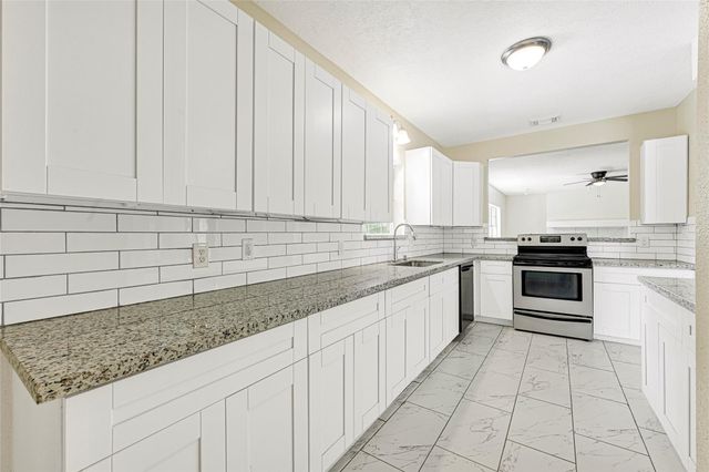 3603 Savell Drive, Baytown, TX 77521