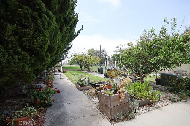 5542 Fernhill Circle C, Huntington Beach, CA 92649