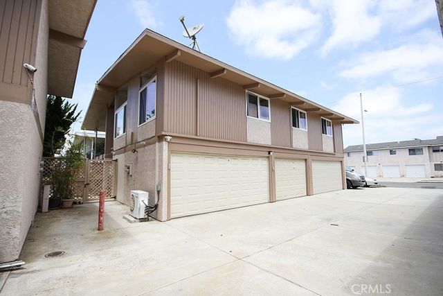 5542 Fernhill Circle C, Huntington Beach, CA 92649