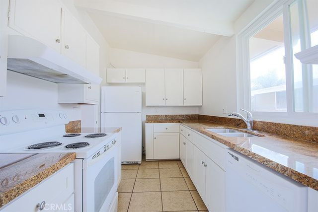5542 Fernhill Circle C, Huntington Beach, CA 92649