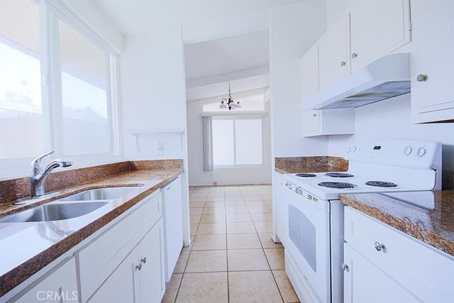 5542 Fernhill Circle C, Huntington Beach, CA 92649