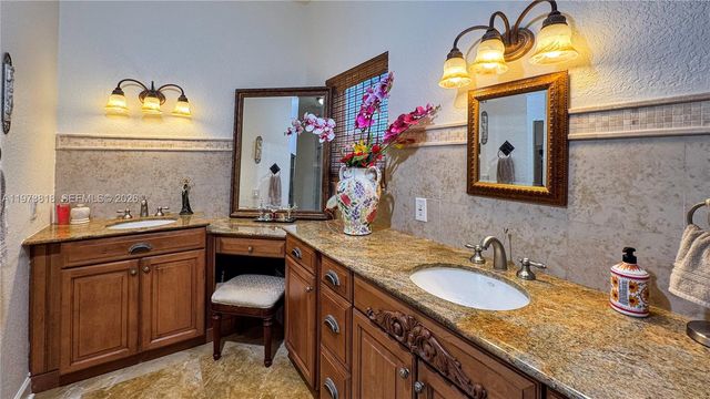 20401 SW 184 St, Miami, FL 33187