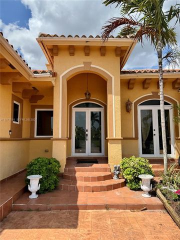 20401 SW 184 St, Miami, FL 33187