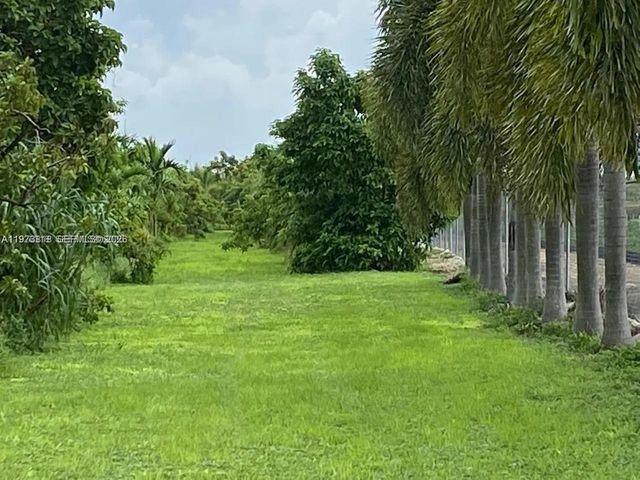 20401 SW 184 St, Miami, FL 33187