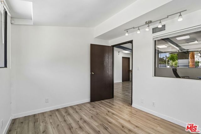 11100 Sheldon Street, Burbank, CA 91352