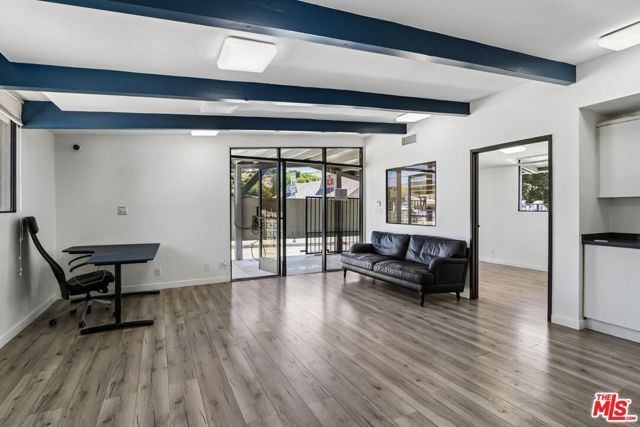 11100 Sheldon Street, Burbank, CA 91352
