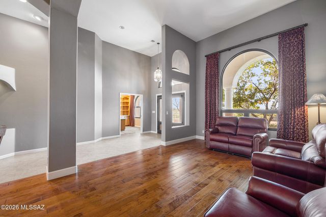 9920 N Desert Sky Place, Tucson, AZ 85737