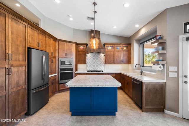 9920 N Desert Sky Place, Tucson, AZ 85737