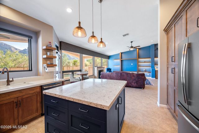 9920 N Desert Sky Place, Tucson, AZ 85737