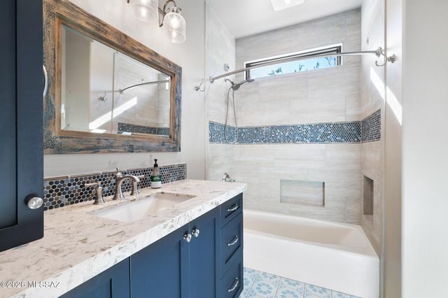 9920 N Desert Sky Place, Tucson, AZ 85737