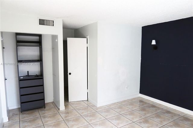 1725 W 60th St F330, Hialeah, FL 33012