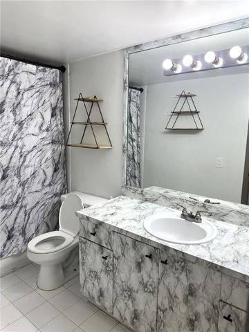 1725 W 60th St F330, Hialeah, FL 33012