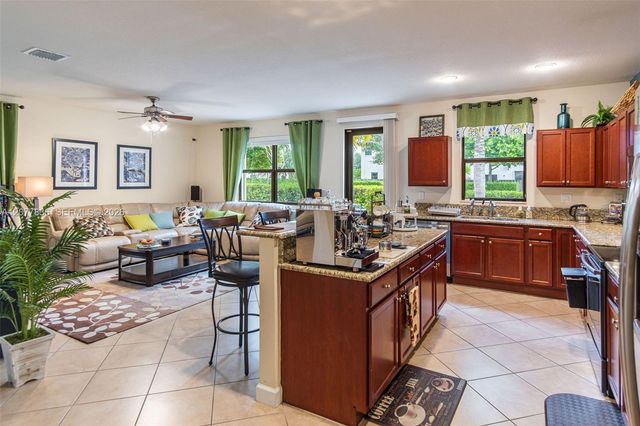 125 SE 36th Place, Homestead, FL 33033