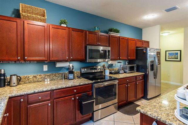 125 SE 36th Place, Homestead, FL 33033